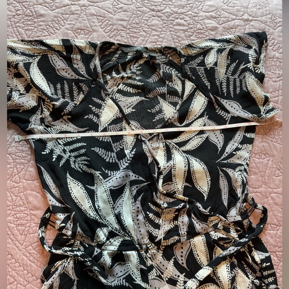AnyBody Monochrome Leaf Pattern Jumpsuit - Picture 9 of 15